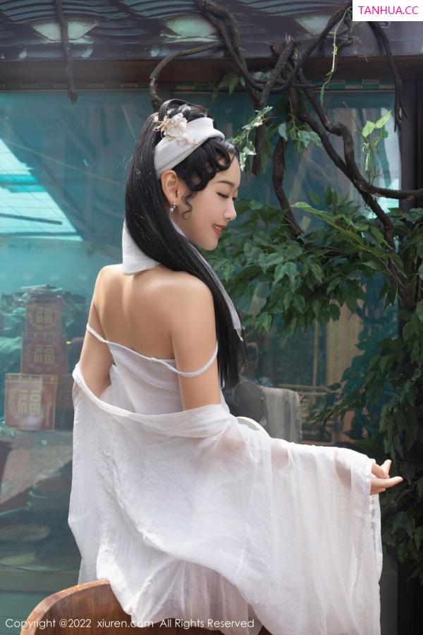 陆萱萱  [XiuRen]高清写真图 2022.04.25 No.4921 唐安琪&陆萱萱第13张图片